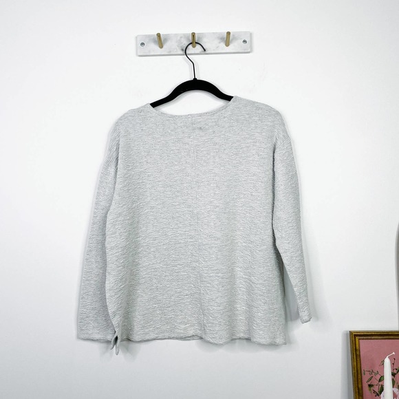 EILEEN FISHER light grey textured long sleeve side slit top XXS - Picture 2 of 6